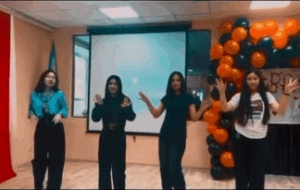 Студенты-активисты 2 курса организовали для первокурсников веселое мероприятие по принятию в студенты и подарили им прекрасное настроение